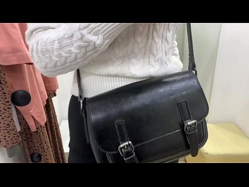 ❤️ Masturbation ampahibemaso ny tanora bitch FeralBerry miaraka amin'ny dildo ao amin'ny efitrano fitting ❤️❌ Super vetaveta amin'ny mg.mypornpics.ru ❌️❤